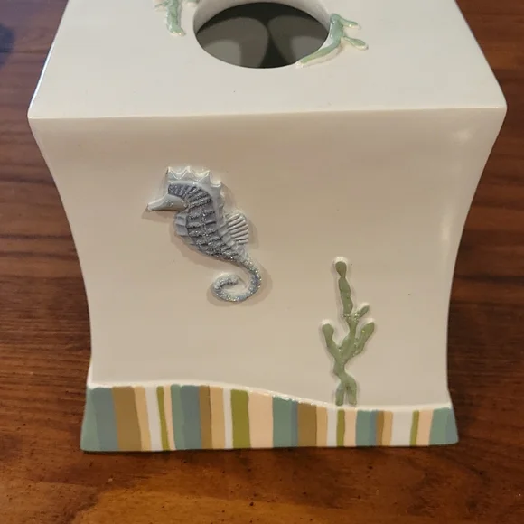 Tissue holder, creamy white with blue, green, tan, - Picture 3 of 6
